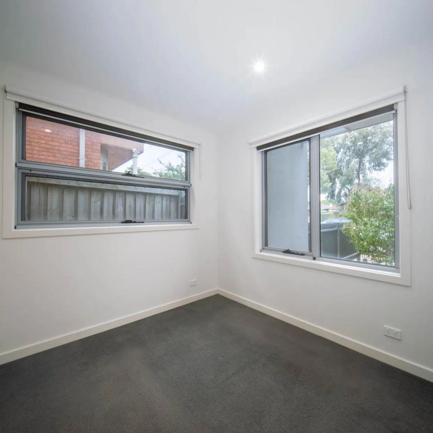 LOW MAINTENANCE LIVING! - Photo 1