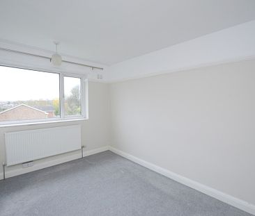 2 bedroom Detached House to rent - Photo 2