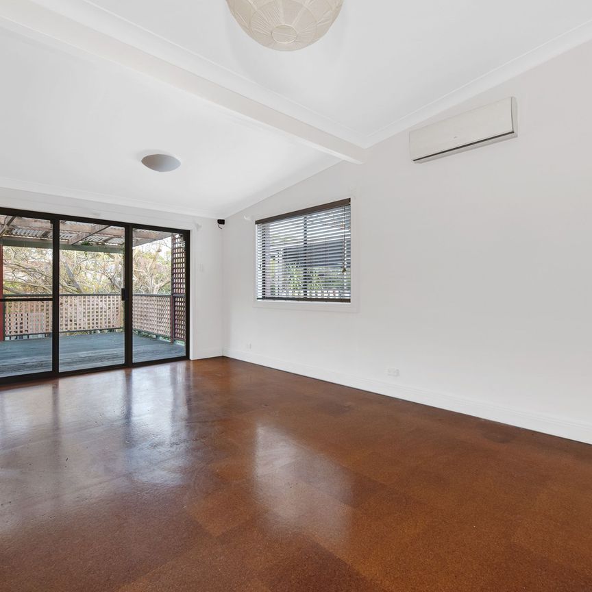 Charming 3-Bedroom Family Home in Tranquil Location - Photo 1