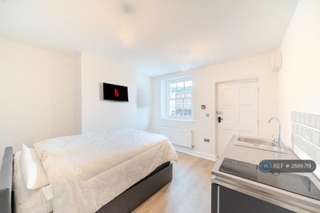 1 bedroom in a house share to rent - Photo 4