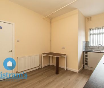 3 bed Apartment for Rent - Photo 6