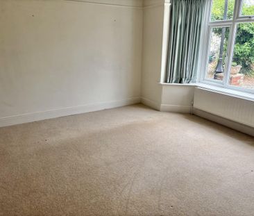 4 bedroom semi-detached house to rent - Photo 4