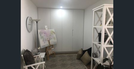 Luxury One Bedroom Apartment - Plus Study - Photo 4