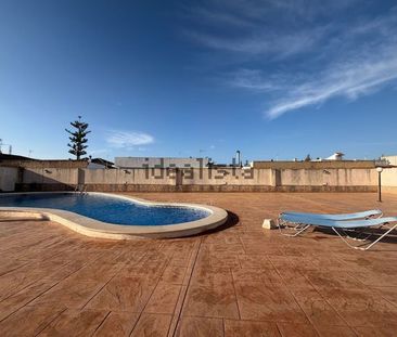 Alquiler de chalet pareado en Calle Alhama - Photo 1