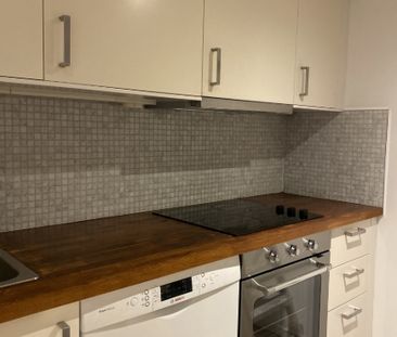 Mysig attefallshus i familjevänligt område i Tumba! - Photo 2