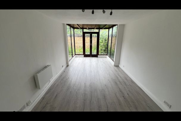 4 Bed Terraced House, Cottingham Road, SW8 - Photo 1