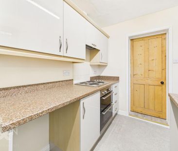 3 bedroom terraced house to rent - Photo 2