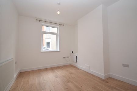 4 bed terraced house to rent in Clark Street, Scarborough, YO12 - Photo 4
