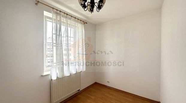 008MW. N Sącz ul. 29 Listopada, pow. 59m2, 3- pokojowe mieszkanie na wynajem, III piętro, miejsce postojowe w garażu podziemnym. Cena: 1750 zł - Фото 1