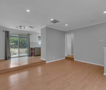 SPACIOUS FAMILY HOME WITH WORKSHOP - Photo 4