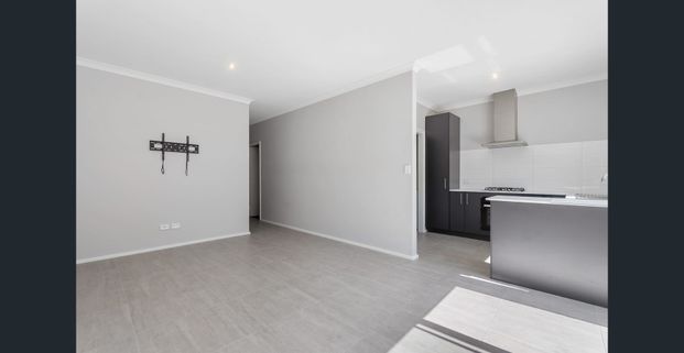 FOR RENT – $550 per week I Available Now - Photo 1