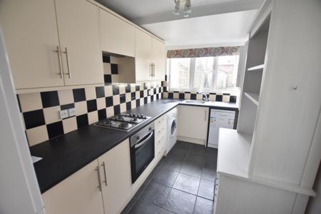 2 bedroom terraced house to rent - Photo 3