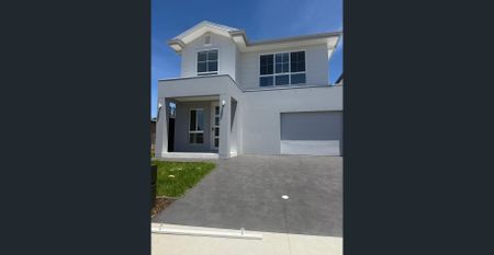 Newly Built Modern Home Offering Space, Comfort & Style - Photo 2