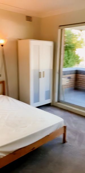 4 bed 2 bath - Photo 1