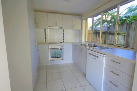 Modern Townhouse Located in the Heart of Nambour - Photo 3