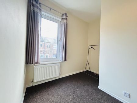 2 bedroom terraced house to rent - Photo 2