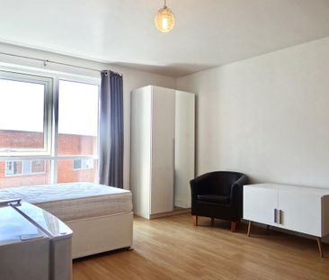 Studio to rent - Photo 4