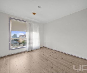 Budget-Friendly Gem in Roxburgh Park - Photo 4