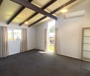 Tidy Two Bedroom Unit - Photo 1