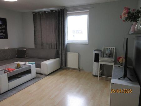 Makartstraße 8,3: Single/Paar: Schöne DG-Wohnung, 2 Zimmer, 42.06m2 WNFL und ausgebautem Spitzboden mit 35,44m2,3.Stock, Parkplätze! - Photo 4