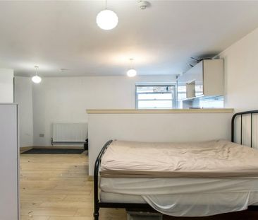 Studio to rent - Photo 4