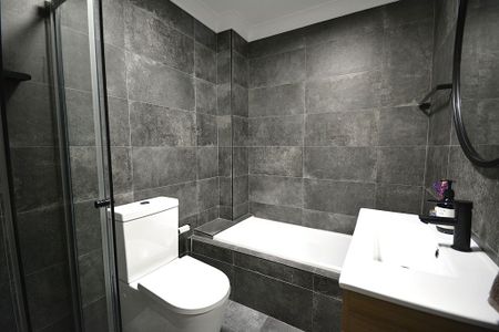 3 bedroom beauty!!!!!! - Photo 2