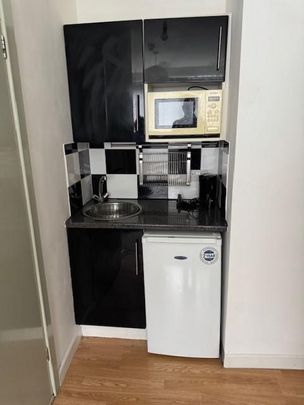 Studio to rent - Photo 1