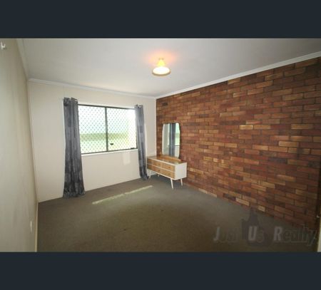 3/11 Coomber Street, Svensson Heights, Qld 4670 - Photo 2