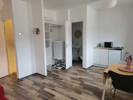 STUDIO MEUBLE EN CENTRE VILLE - Photo 3