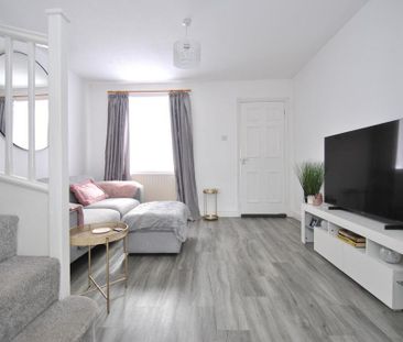 2 bedroom end of terrace house to rent - Photo 1