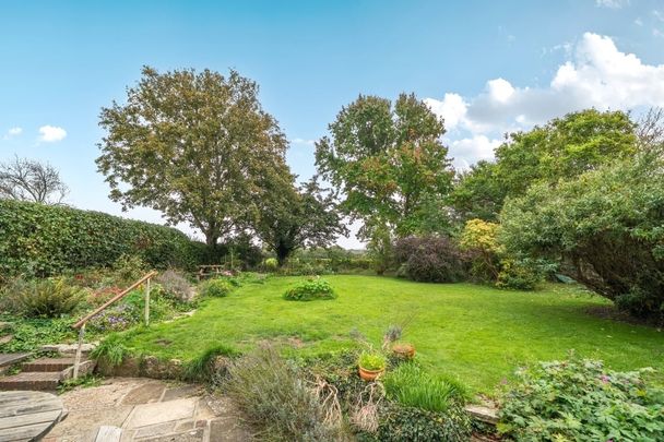 4 bedroom detached house to rent - Photo 1