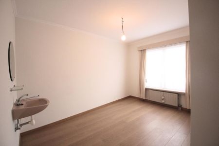 APPARTEMENT MET 3 SLAAPKAMERS IN CENTRUM IEPER - Photo 5