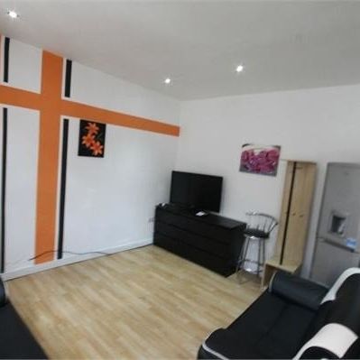3 Bed - 29 Autumn Avenue, Hyde Park, Leeds - LS6 1RE - Student - Photo 1