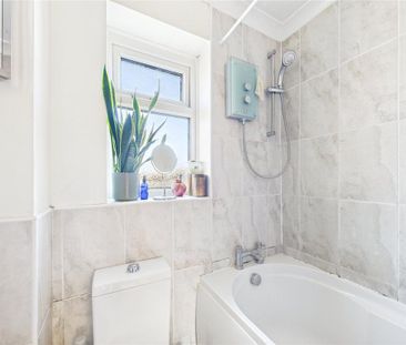 2 bedroom semi-detached house to rent - Photo 6