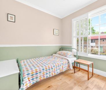 4 bedroom semi-detached house to rent - Photo 4