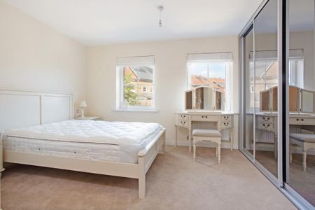 4 bedroom townhouse to rent - Photo 3