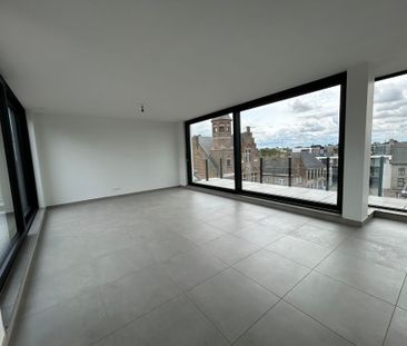 Prachtige penthouse met enorm veel lichtinval gelegen in het hart v... - Photo 4