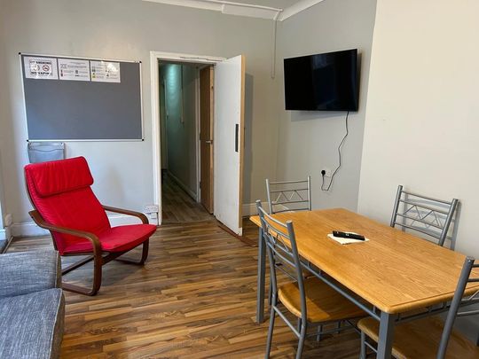 1 bedroom bedsit to rent - Photo 1
