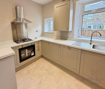 2 bedroom terraced house to rent - Photo 4