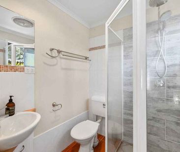 Coastal Hideaway – 3-Bedroom Home with Pool, Alfresco + Secure Yard - Photo 5