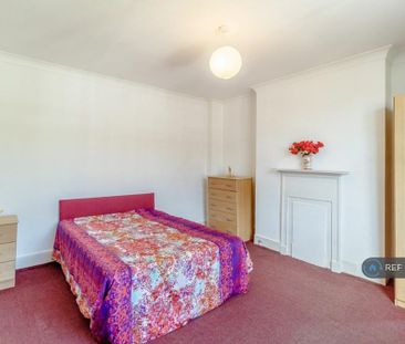 4 bedroom terraced house to rent - Photo 3