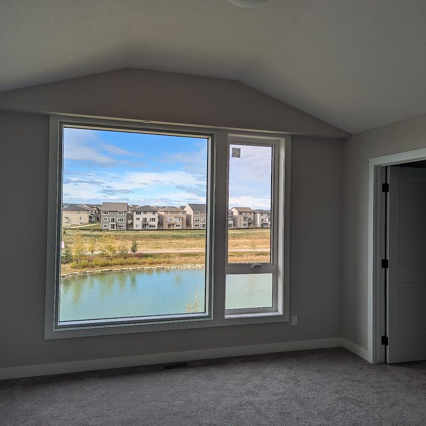 3105 - 55 Lucas Way Northwest, Calgary - Photo 1