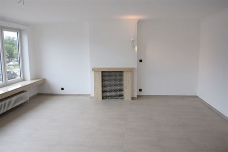 Lichtrijk en modern gerenoveerd appartement - Foto 3