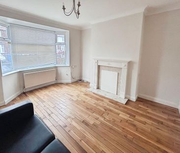 3 bedroom semi-detached house to rent - Photo 2