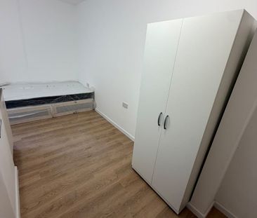 Studio Flat, London Road, CR0 - Photo 1