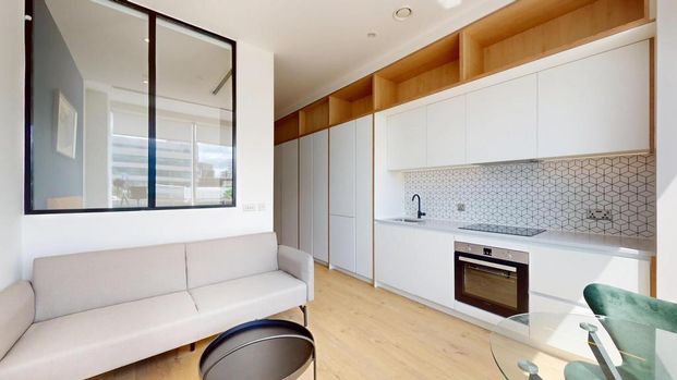 Studio to rent - Photo 1