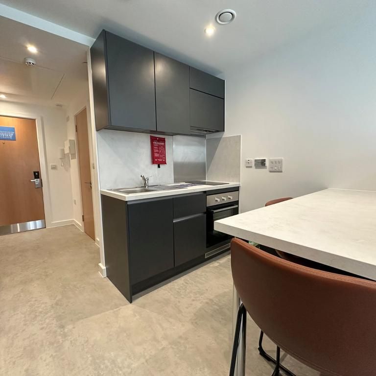 Studio to rent - Photo 1