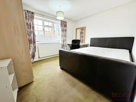 4 bedroom coach house to rent - Photo 5