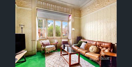 Double Front Edwardian in Great Location - Photo 3