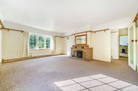 4 Bedroom Bungalow - Warsash Road, Locks Heath - Photo 4